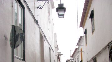 strada ingusta din Evora Portugalia