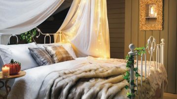 dormitor cosy cu baldachin